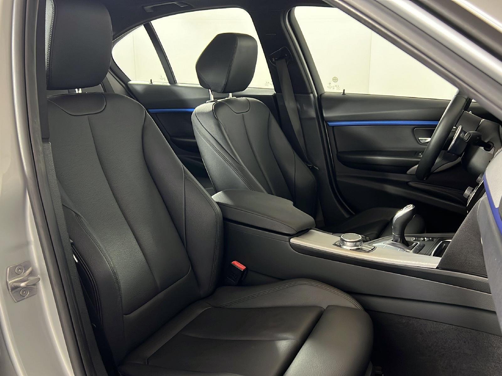 Used 2017  BMW 330i xDrive image 24