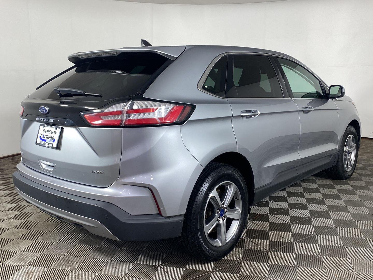 Used 2022 Iconic Silver Ford SEL image 22