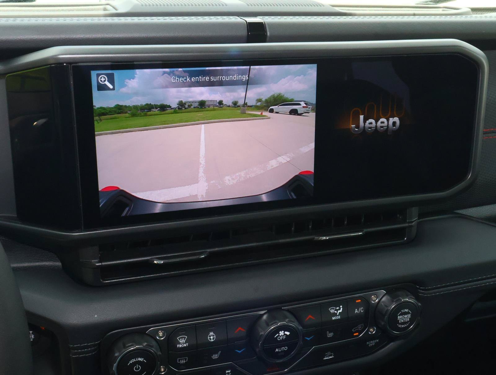 Used 2025 Anvil Clearcoat Jeep Rubicon image 26