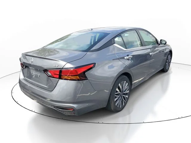 Used 2024 Gray Nissan 2.5 SV image 3
