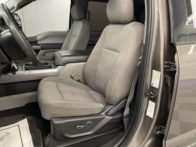 Used 2019  Ford XLT DRW CREW CAB image 11