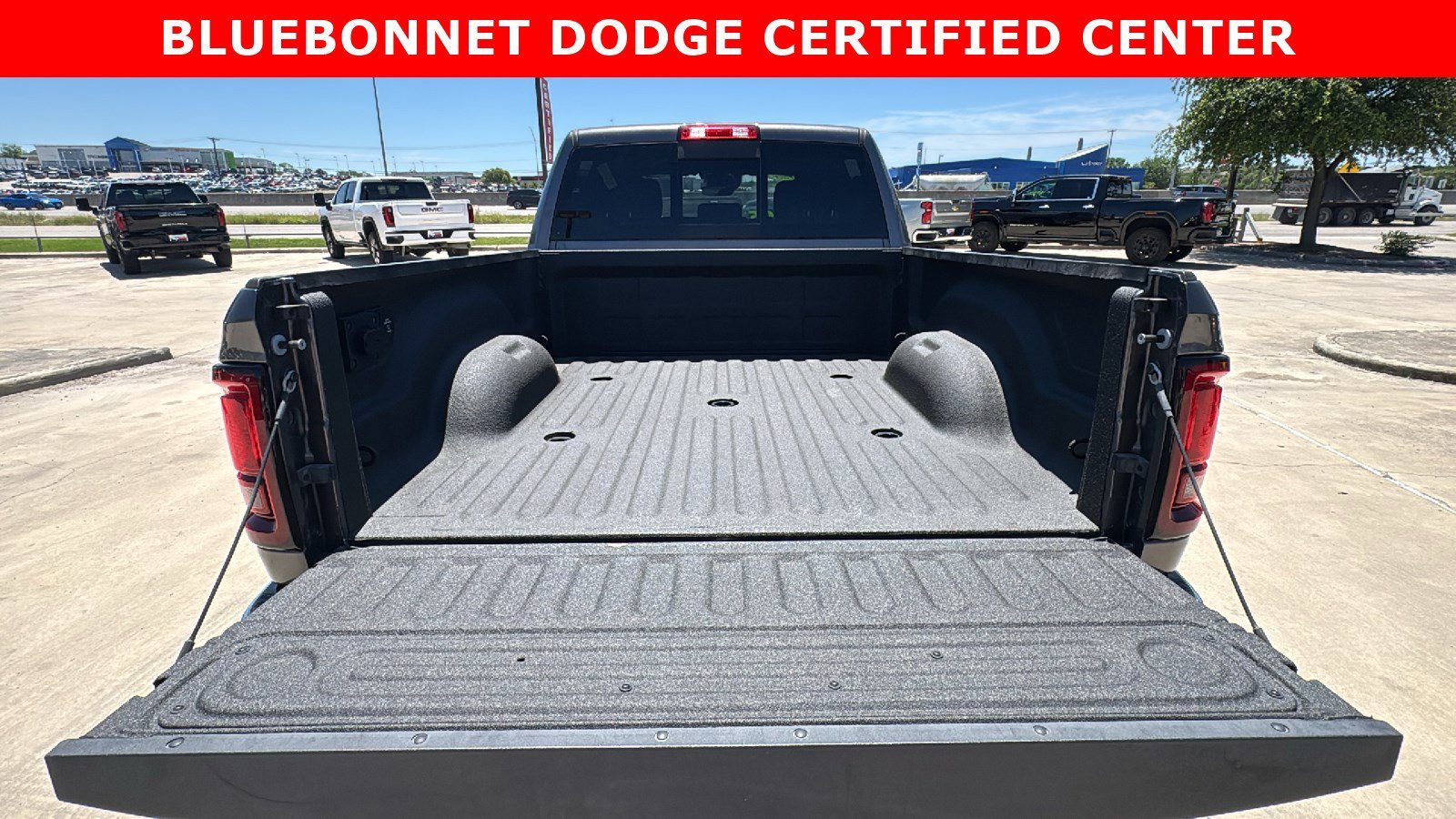 Used 2025 Granite Crystal Metallic Clearcoat Ram Tradesman image 23
