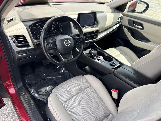 Used 2025 Red Nissan SV image 10