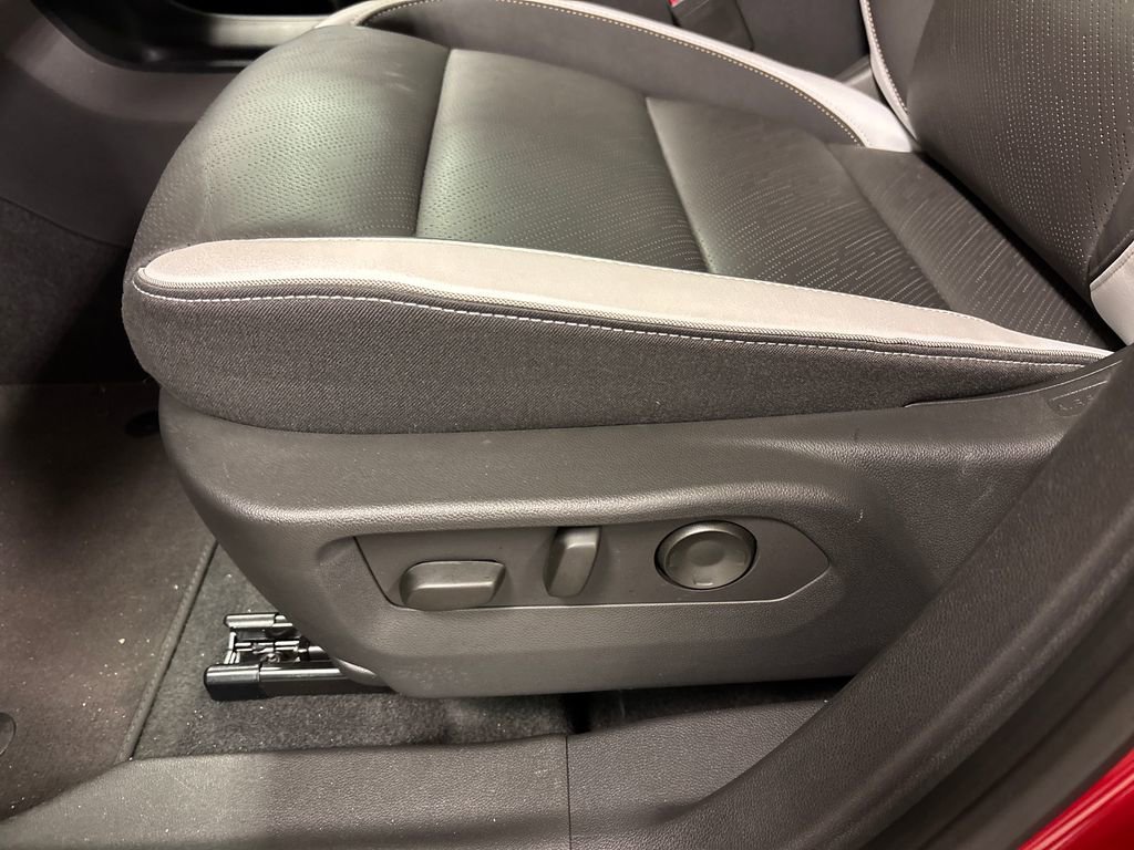 2025 Buick Envision Sport Touring - Photo 23