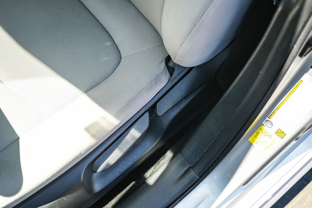 Used 2022 Silver Toyota LE image 20