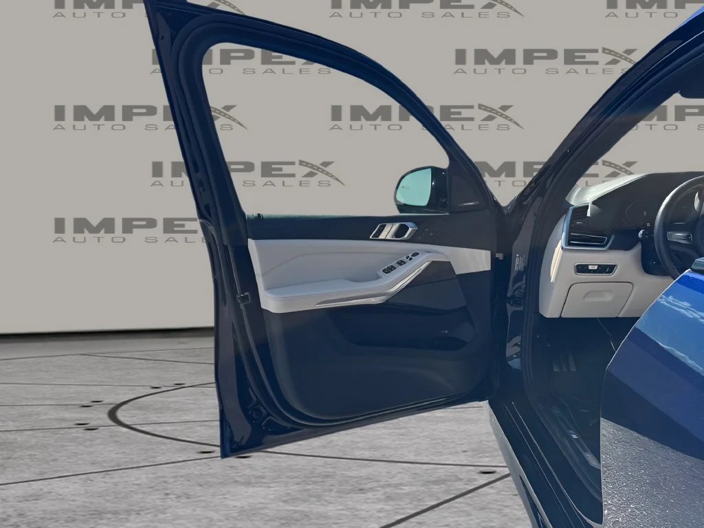 Used 2020 Blue BMW sDrive40i image 25