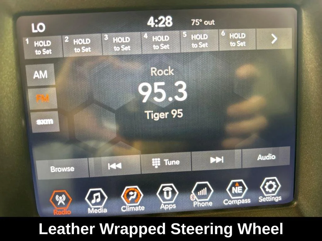 Used 2018 Redline Pearlcoat Jeep Trailhawk image 15