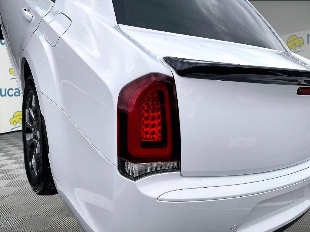 Used 2017 White Chrysler S image 34