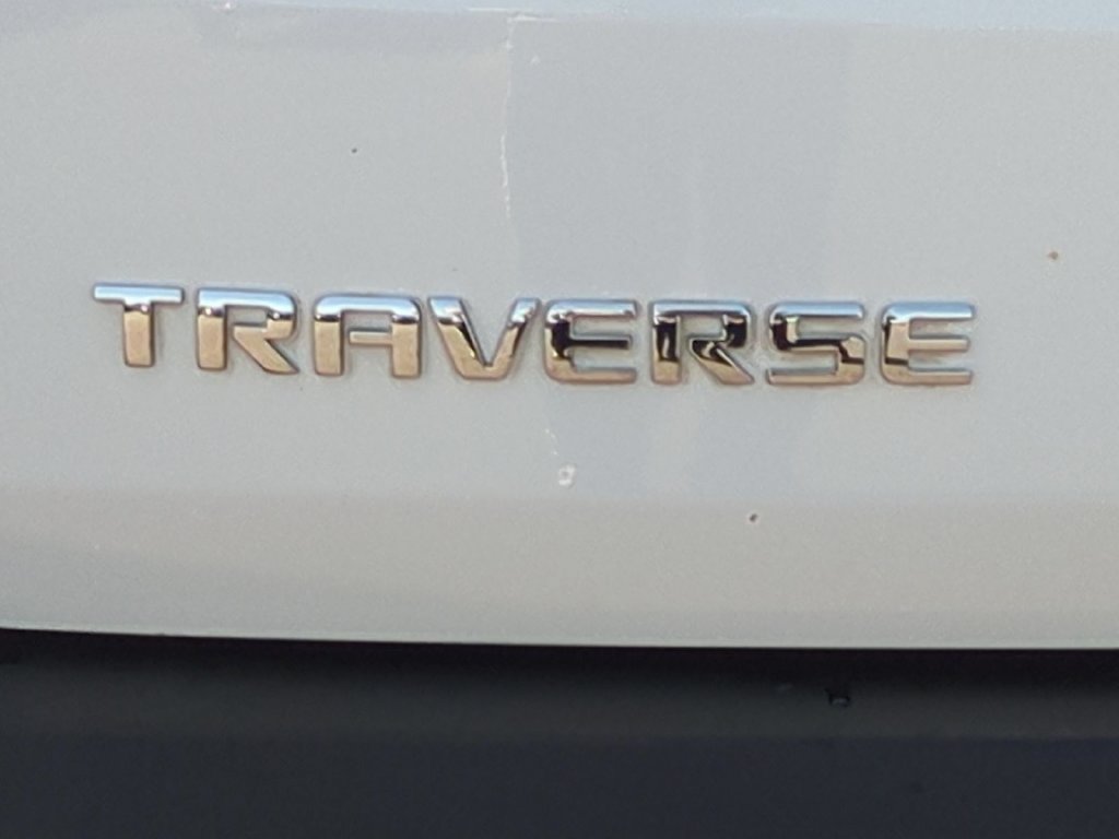 Used 2023 Summit White Chevrolet LT Cloth image 10