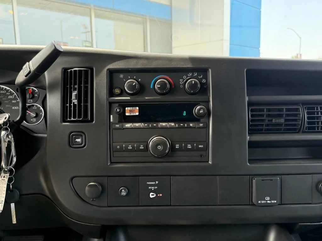New 2026 Summit White GMC Work Van image 22