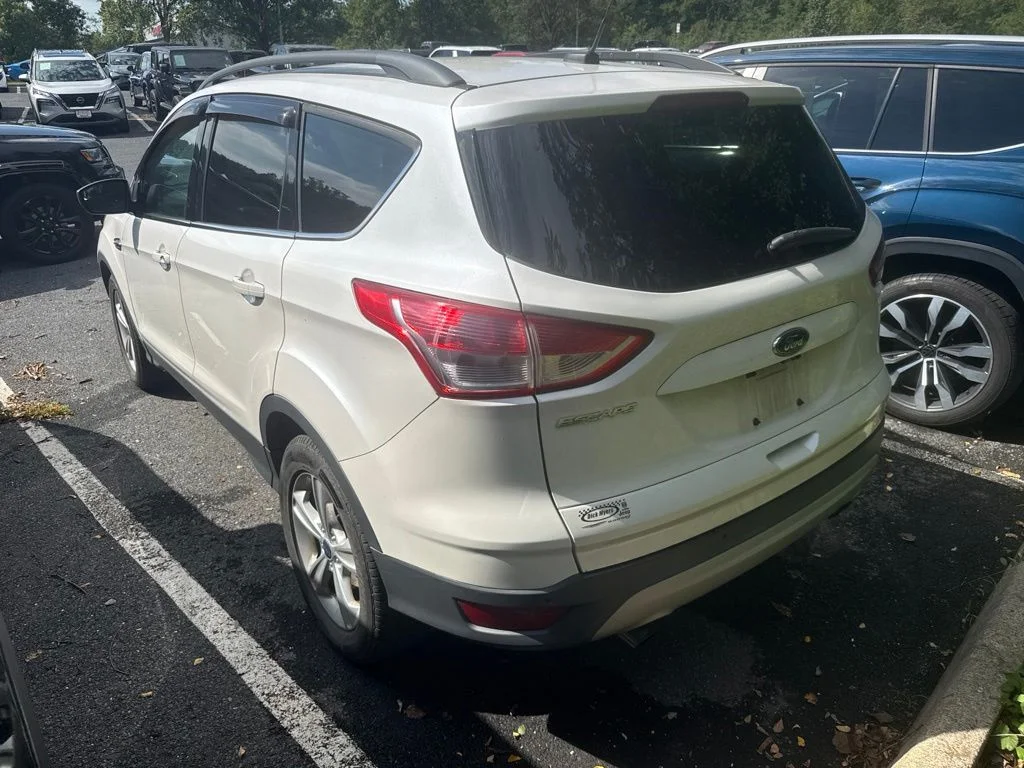 Used 2015 White Ford SE image 2