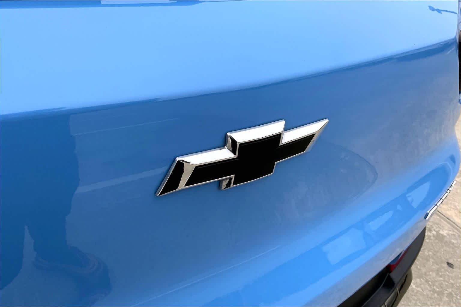 Used 2024 Fountain Blue Chevrolet ACTIV image 30