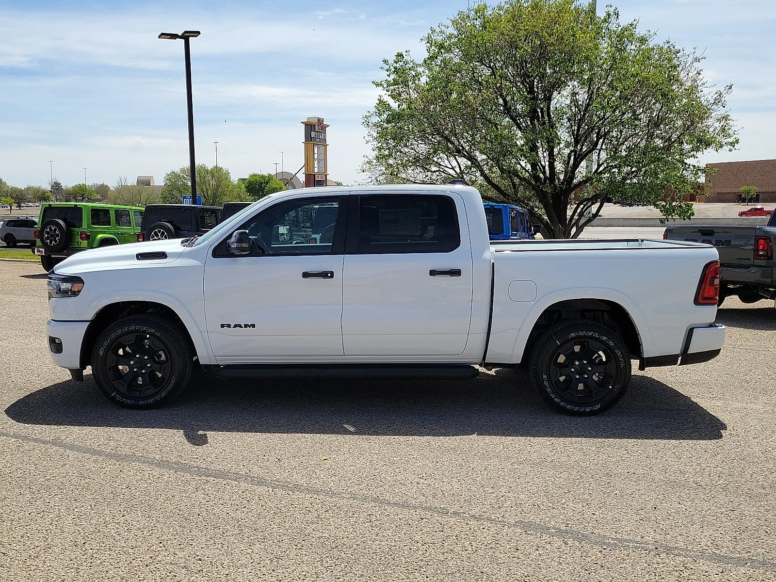 New 2026 PW7 Bright Whit Ram LONE STAR CREW CAB 4X4 5