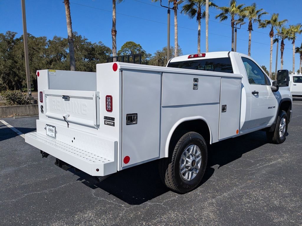 New 2026 Summit White Chevrolet WT image 5
