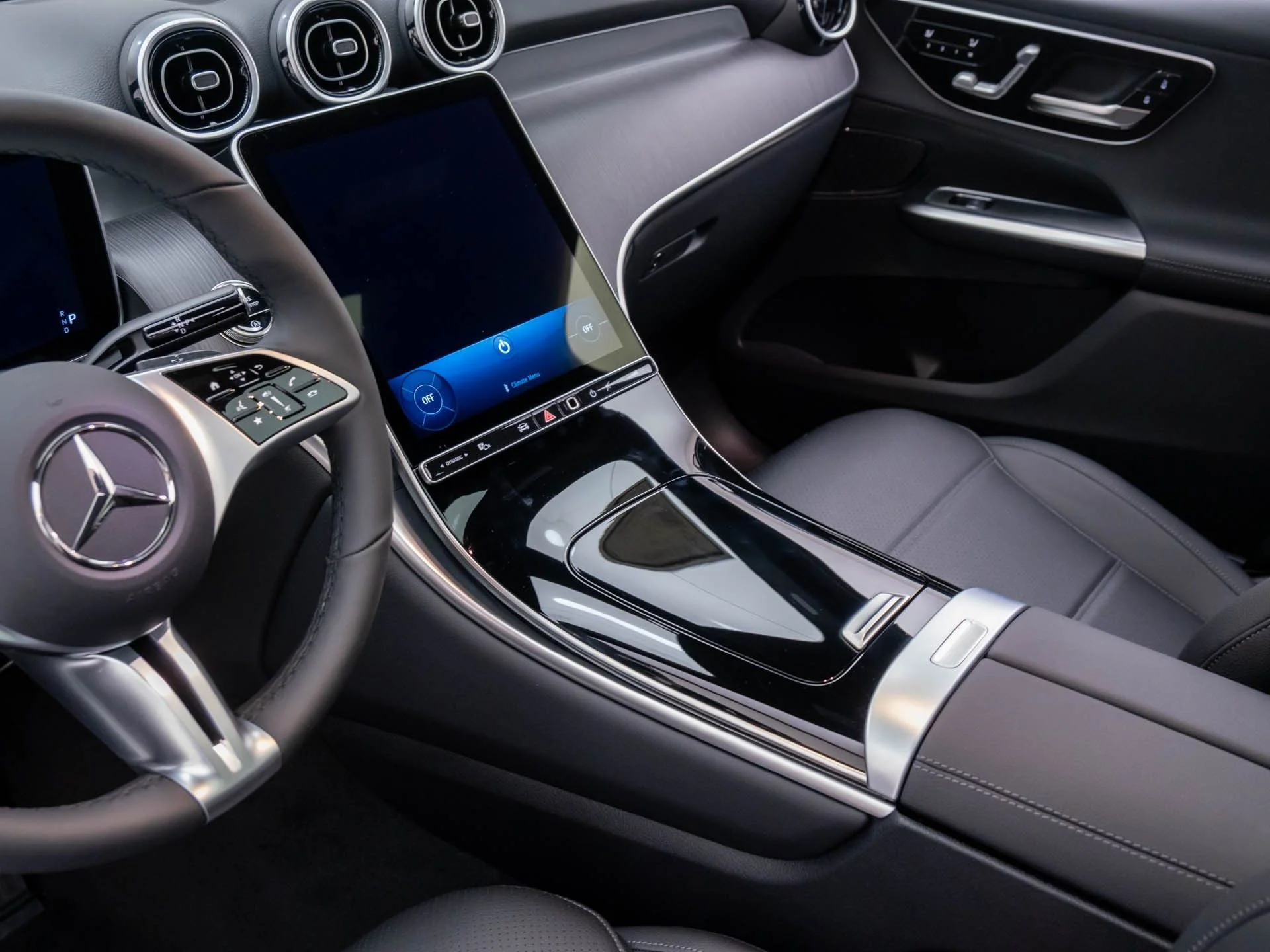 New 2026 White Mercedes-Benz GLC 300 image 12