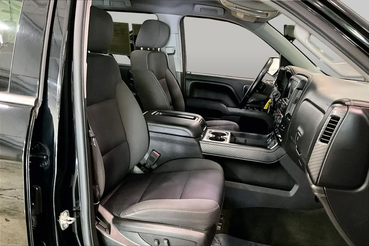 Used 2015 Onyx Black GMC SLE image 8