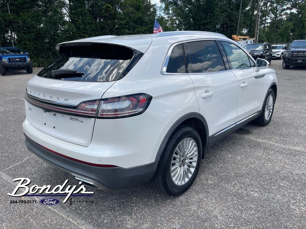 Used 2019 White Platinum Clearcoat Metallic Lincoln Standard image 15