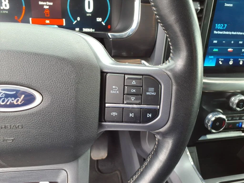 Used 2023 Iconic Silver Metallic Ford LARIAT image 16