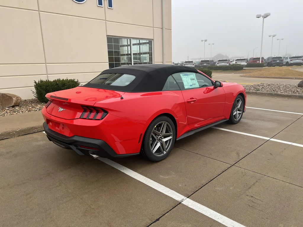 2026 Ford Mustang EcoBoost Premium Convertible - Photo 10