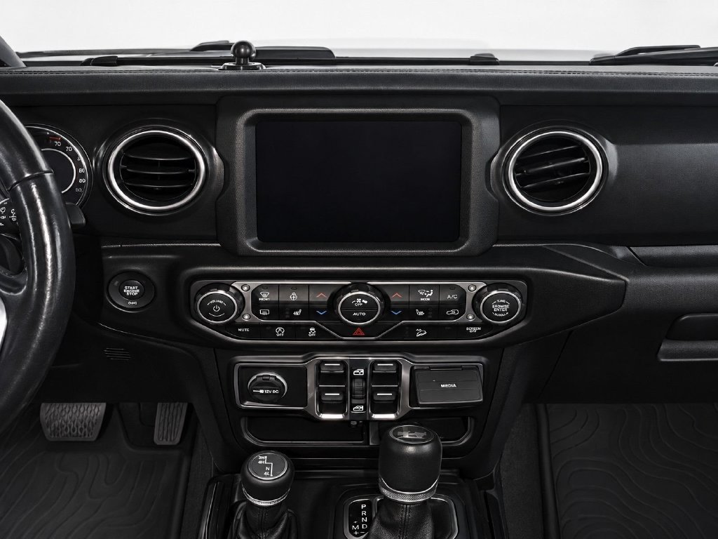 Used 2020 Black Jeep Unlimited Sahara Altitude image 16