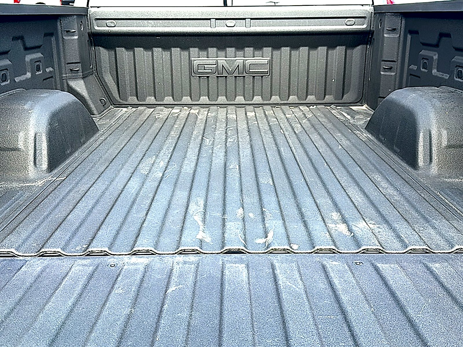 Used 2025 Titanium Rush Metallic GMC Elevation image 21
