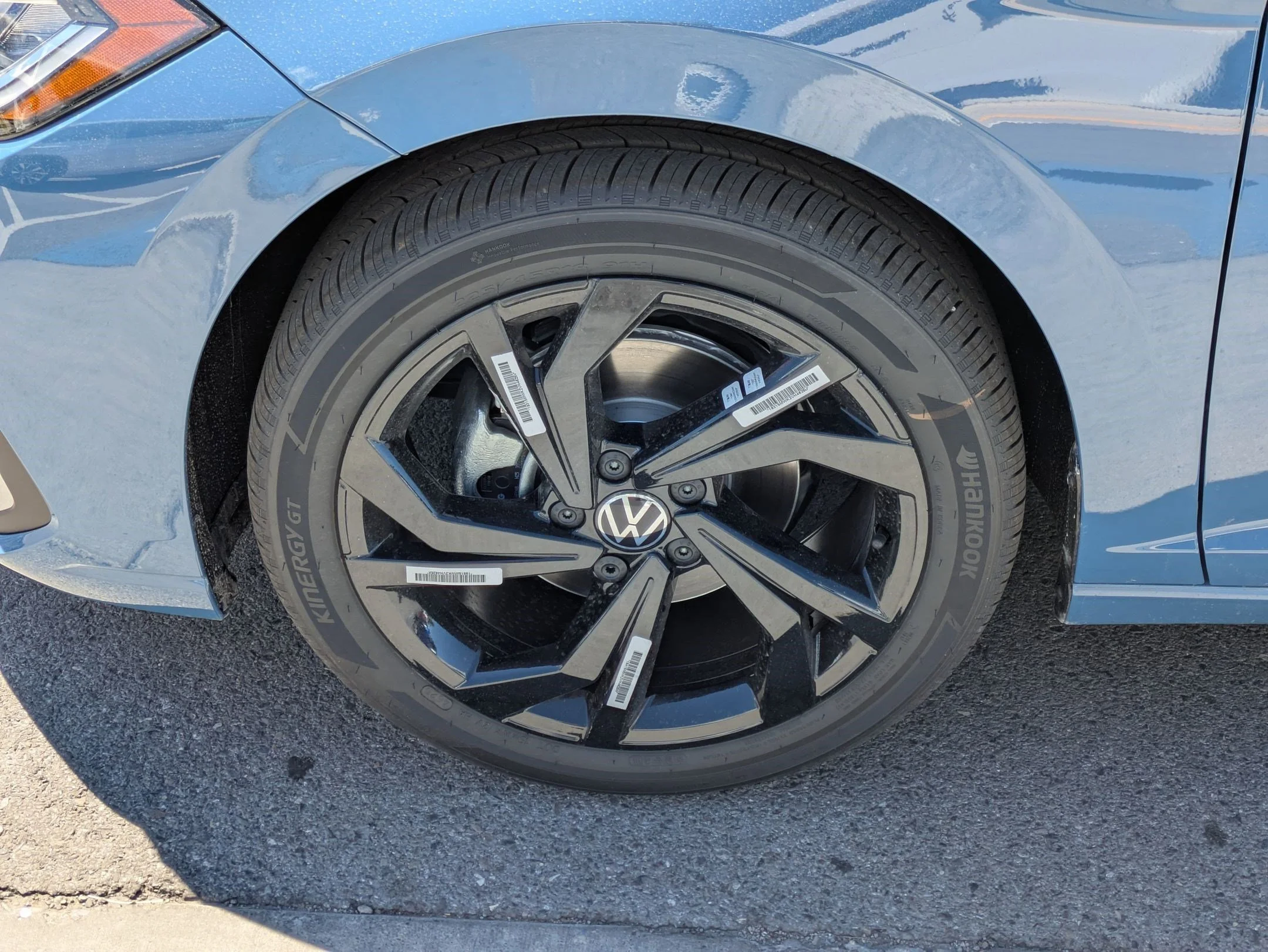 New 2026 Monterey Blue Pearl Volkswagen SE image 15
