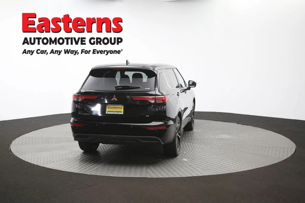 Used 2024 Black Mitsubishi SE image 38