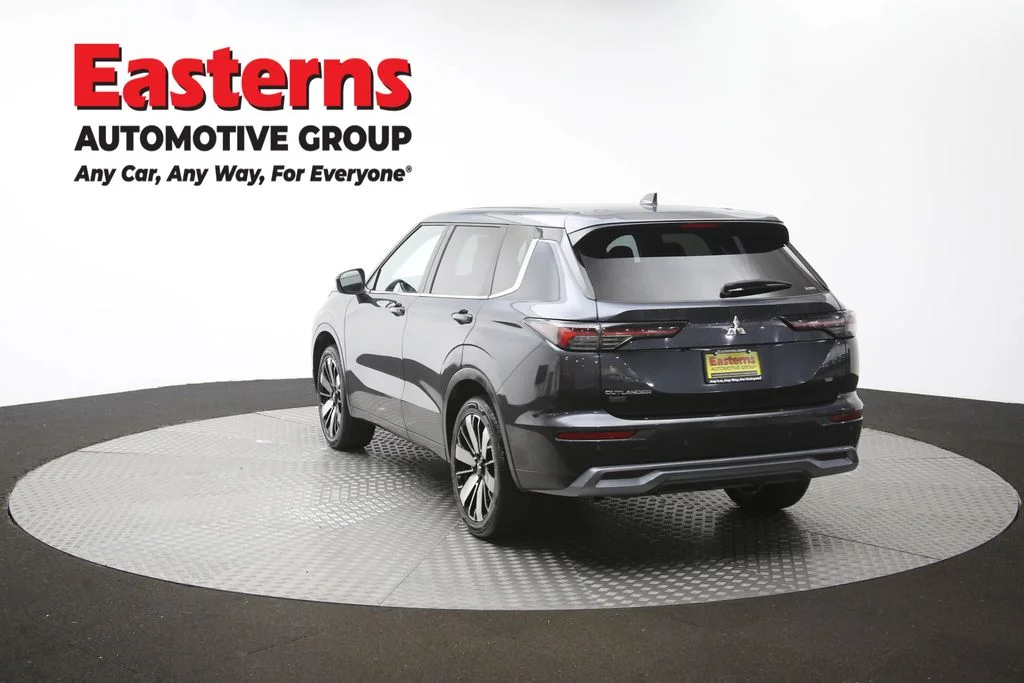 Used 2025 Gray Mitsubishi SE image 66