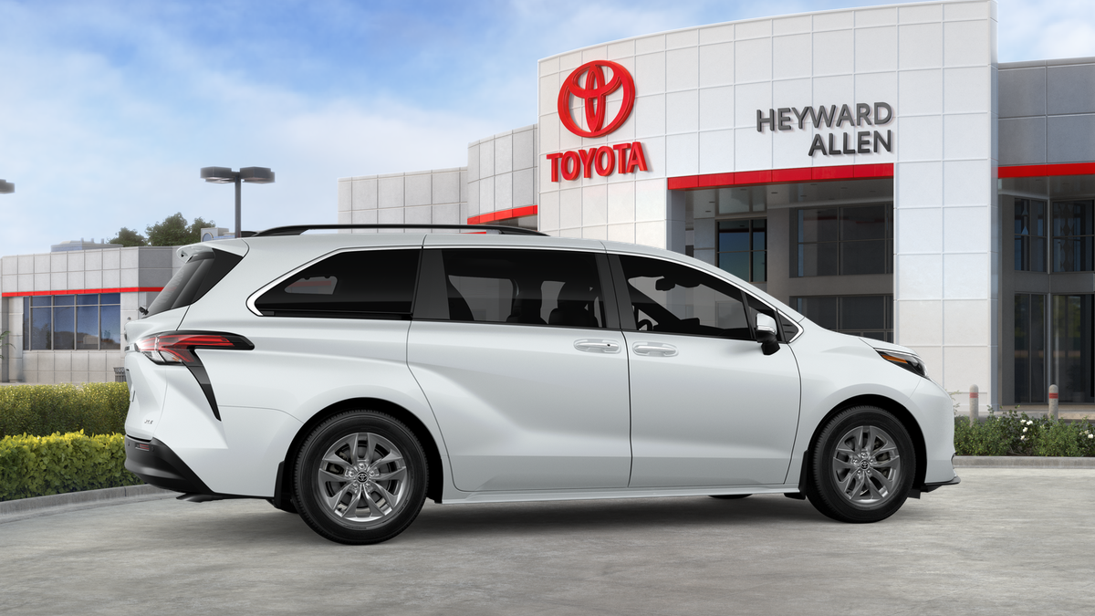 New 2026 Wind Chill Pearl Toyota XLE image 33