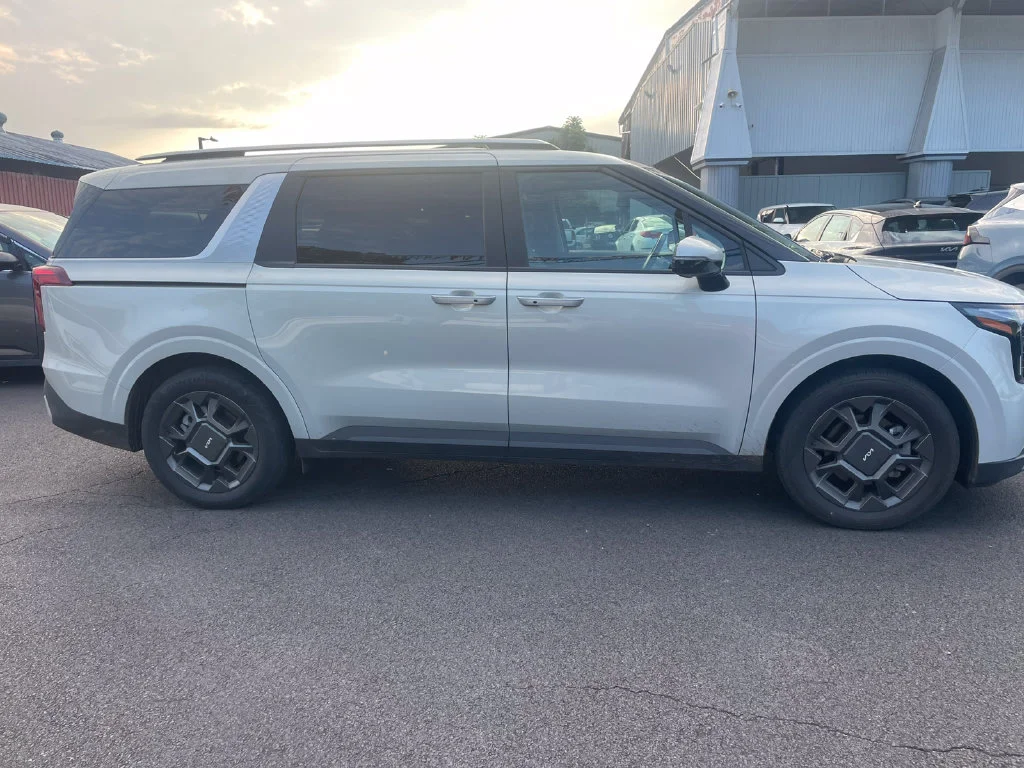 Used 2026 White Kia EX image 4