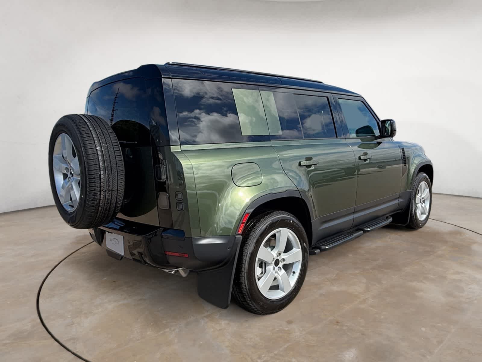New 2026 GREEN Land Rover S image 5