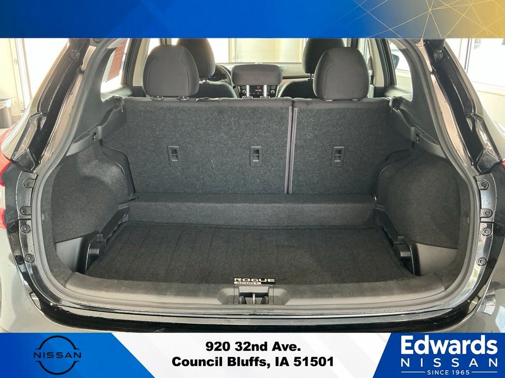 Used 2021 Black Nissan S image 8
