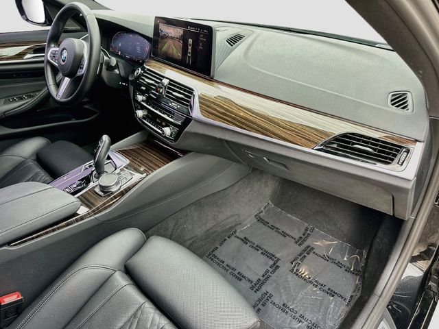 Used 2023 Black BMW 540i image 31