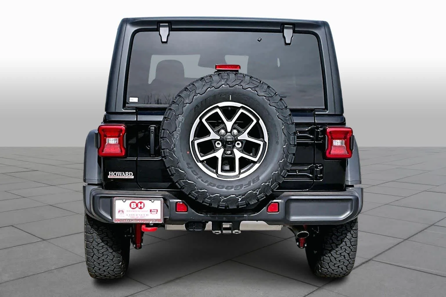 New 2026 Black Clear-Coat Exterior Paint Jeep Rubicon image 4