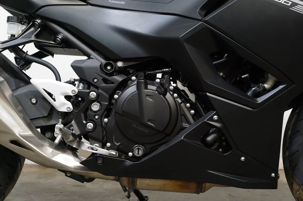 New 2026 Metallic Flat Spark Black/Metallic Spark Black Kawasaki Metallic Flat Spark Black image 14