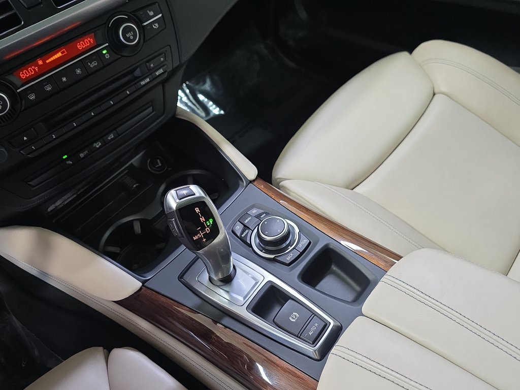 Used 2010 Blue Water Metallic BMW ActiveHybrid image 26