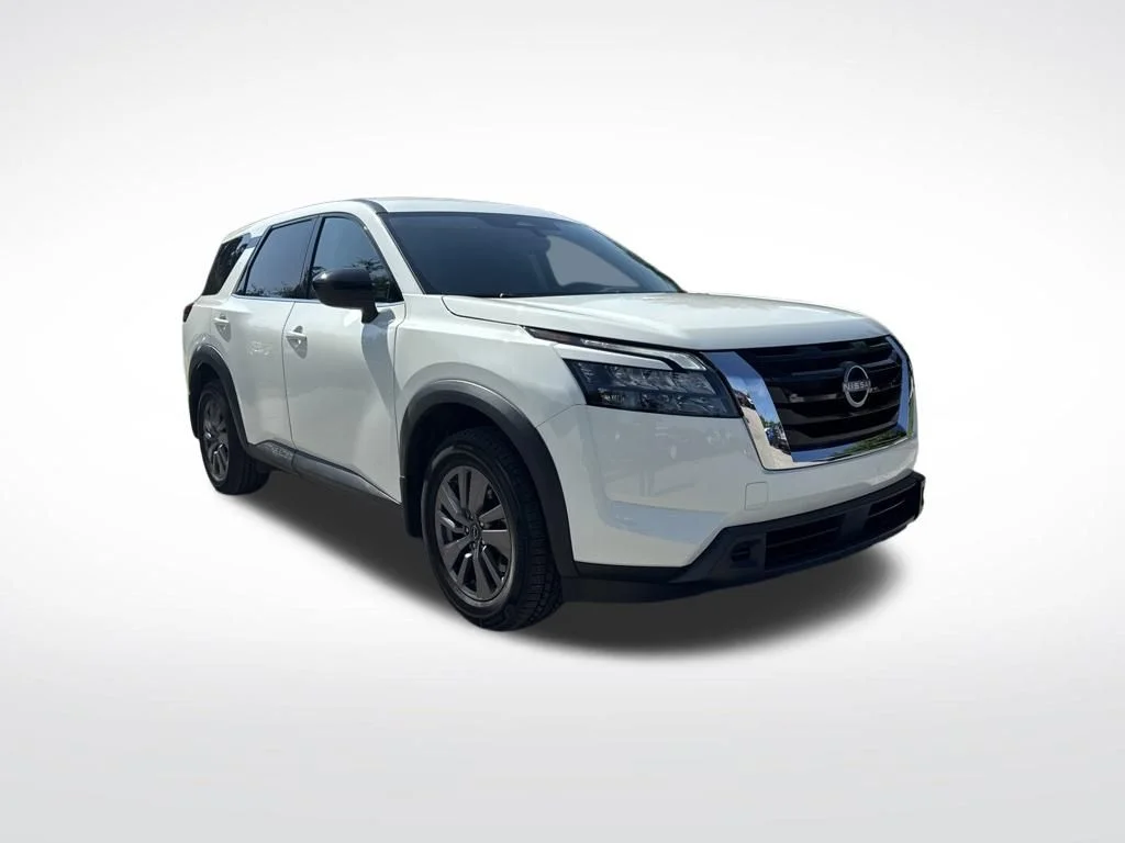 Certified Used 2023 Glacier White Nissan S image 2