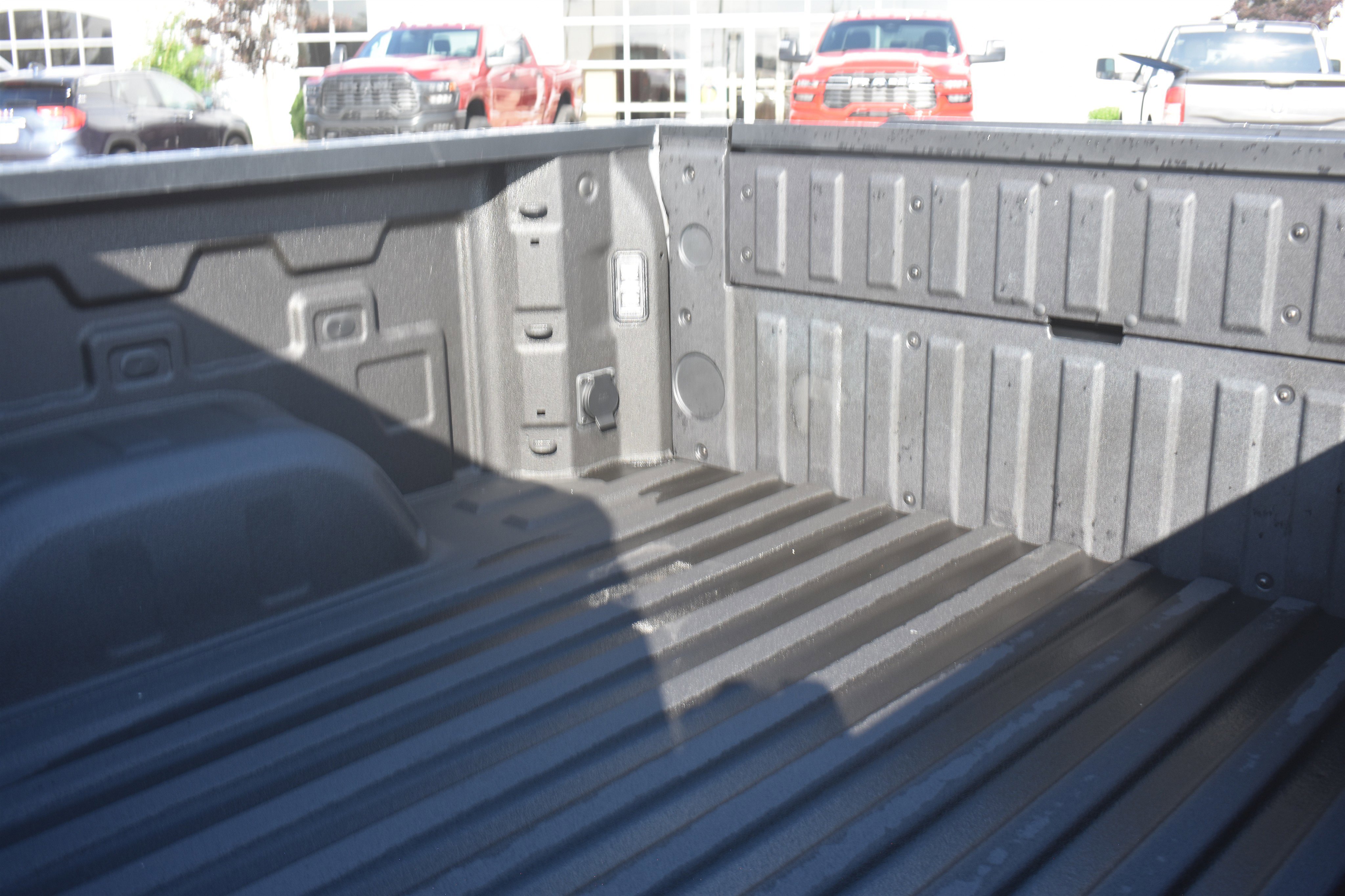 Used 2025 Slate Gray Metallic Chevrolet ZR2 image 14