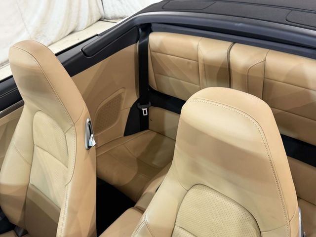Used 2017 White Porsche Carrera 4S image 19