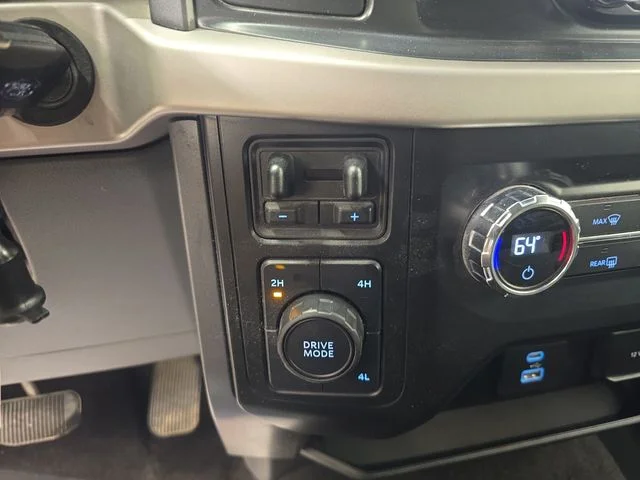 Certified Used 2021 Oxford White Ford XLT image 26