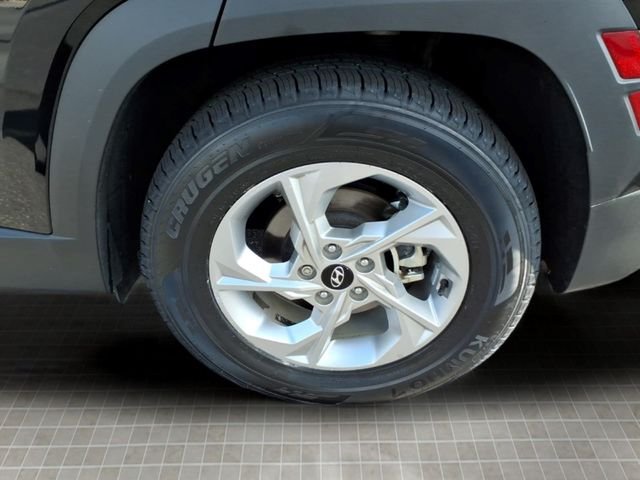 Used 2023 Black Hyundai SEL image 9