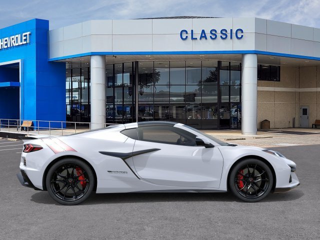 New 2027 Arctic White Chevrolet 2LT image 5