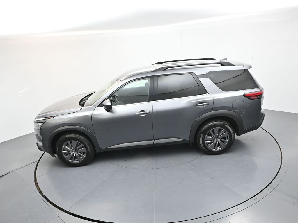 Used 2025 Gray Nissan SV image 27