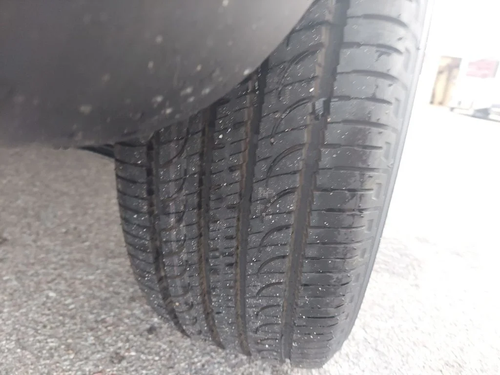 New 2026 Diamond Black Crystal Pearlcoat Jeep Latitude image 10