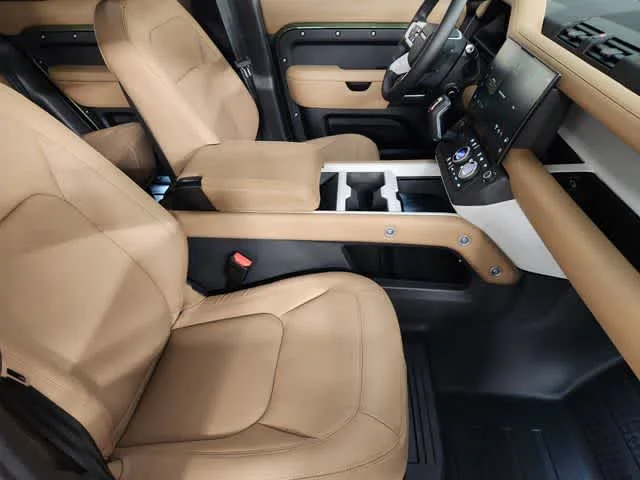 Used 2026 Woolstone Green Metallic Land Rover S image 3
