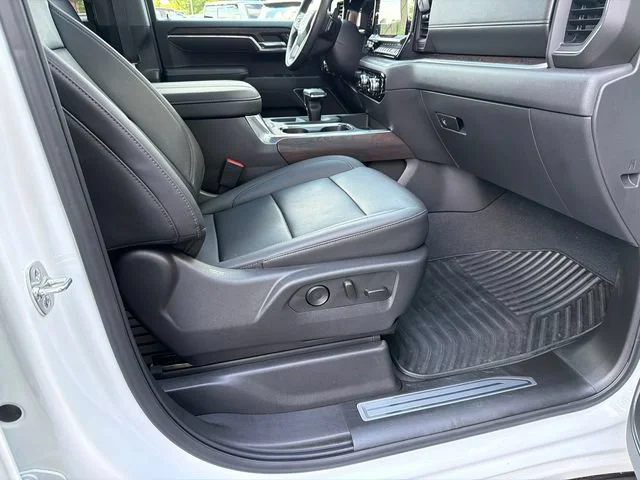 Used 2025 Summit White GMC SLT image 13