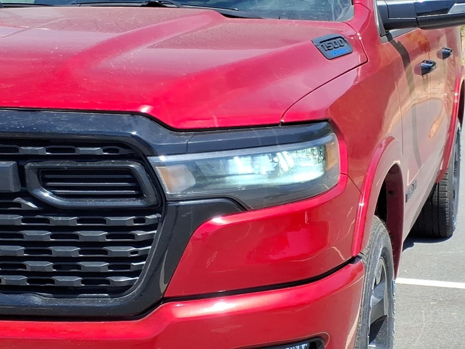 New 2026 Molten Red Pearl-Coat Exterior Paint RAM Big Horn image 15