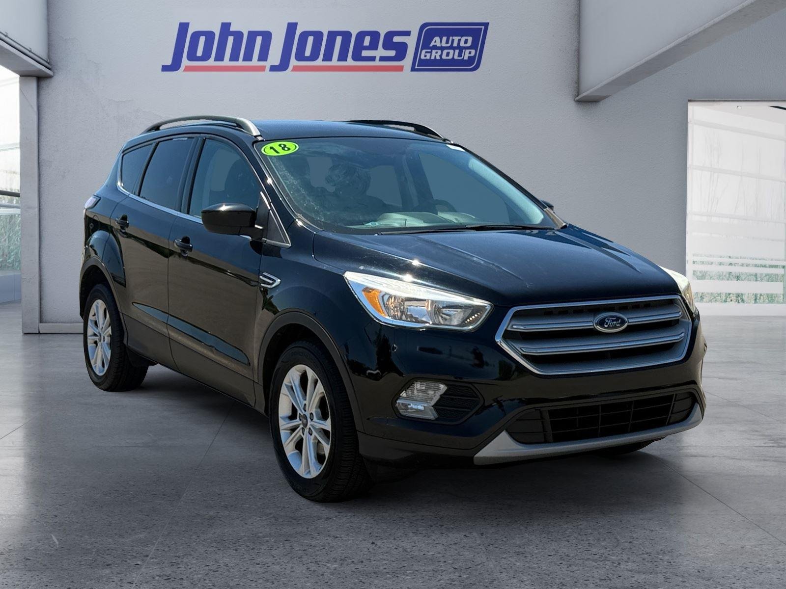 Used 2018 Shadow Black Ford SE image 7