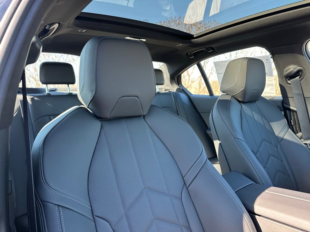 New 2026 Black Sapphire Metallic BMW 530i xDrive image 26