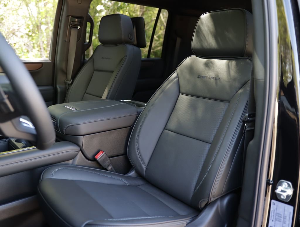 2026 GMC Yukon XL Denali - Photo 25